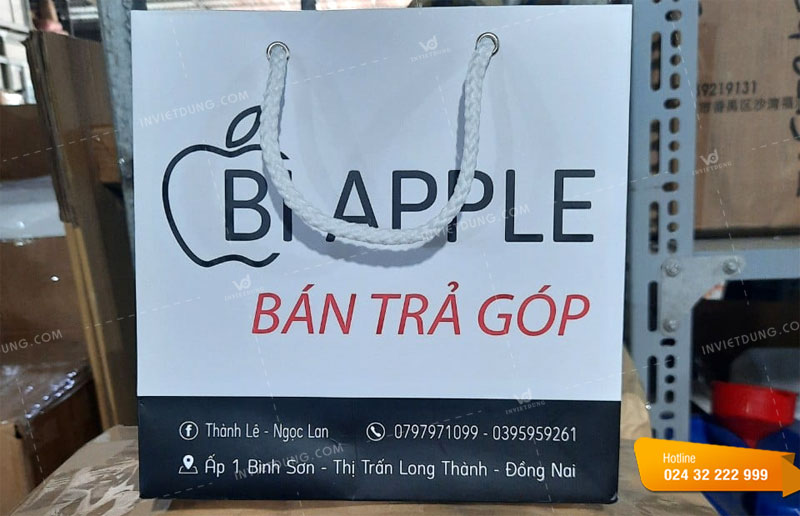 In túi giấy đựng điện thoại di động cửa hàng BI APPLE