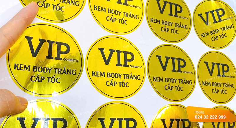 Mẫu decal nhũ vàng