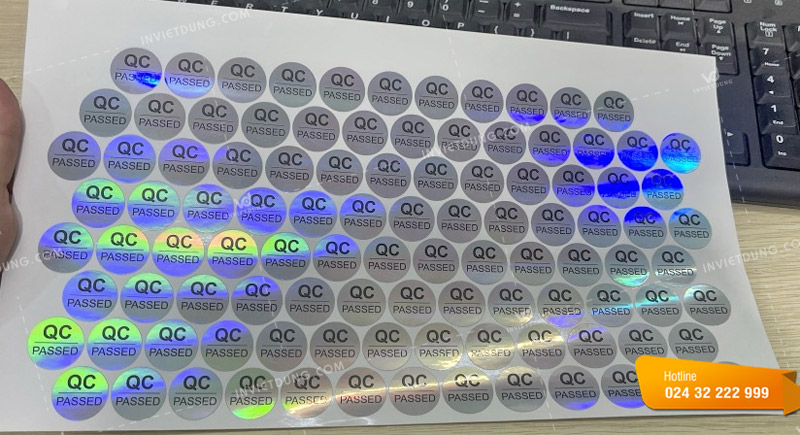 Mẫu tem QC pass 7 màu hologram