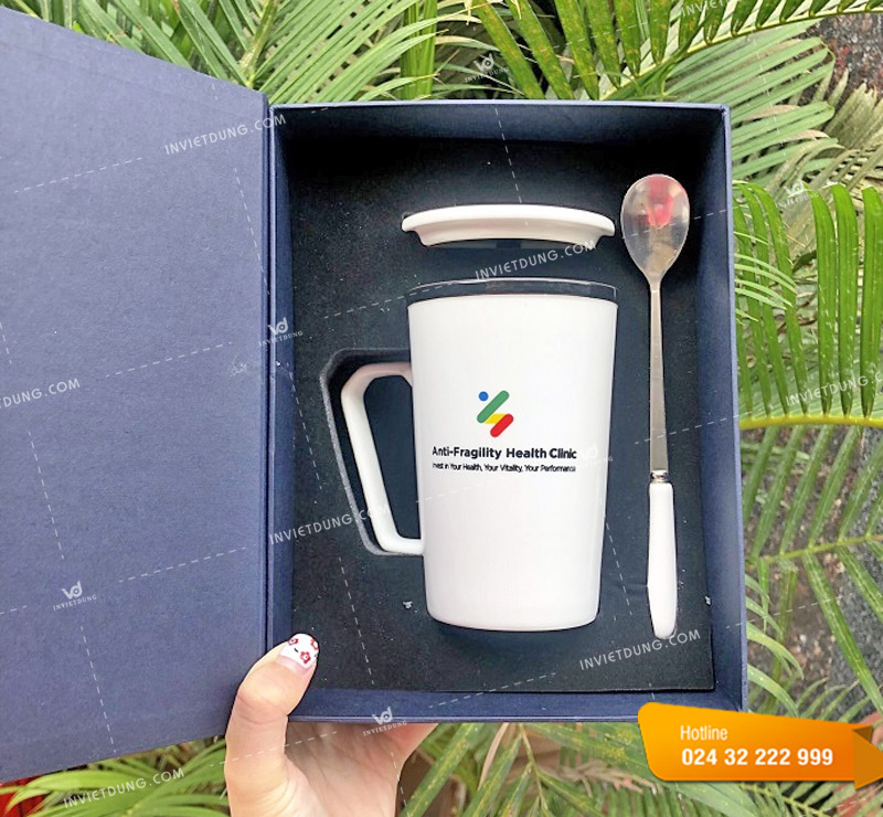 Mẫu hộp giấy đựng cốc thuỷ tinh dùng làm quà tặng