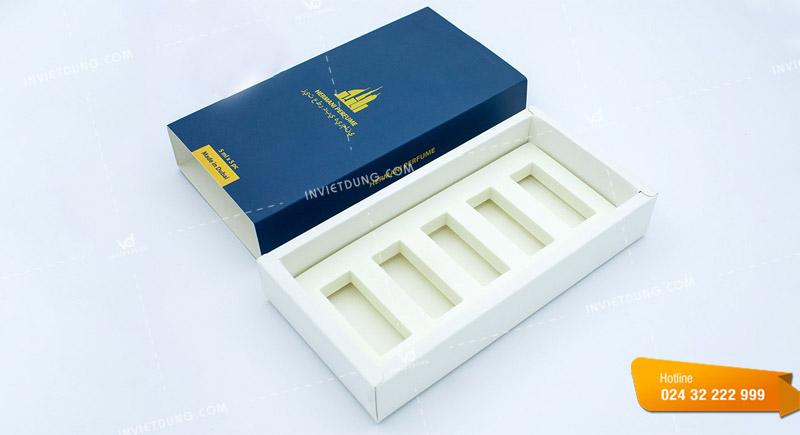 Làm hộp giấy đựng nước hoa theo yêu cầu