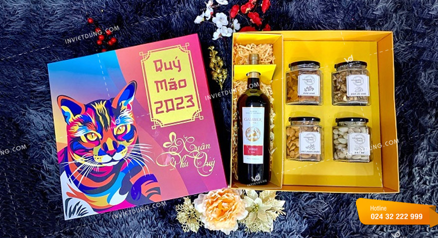 Mẫu hộp giấy đựng rượu vang hình vuông dùng để biếu Tết