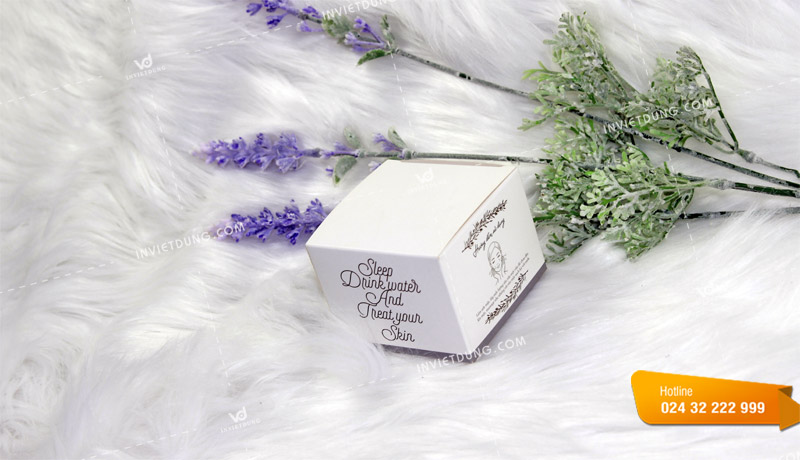 Mẫu hộp đựng mỹ phẩm thương hiệu Very Natural