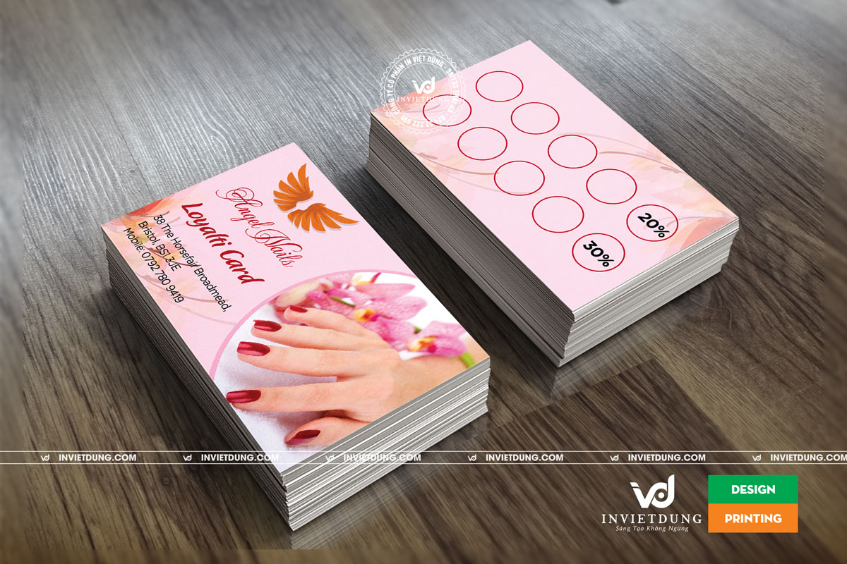 In card visit tiệm Nails có địa chỉ tại Bristol