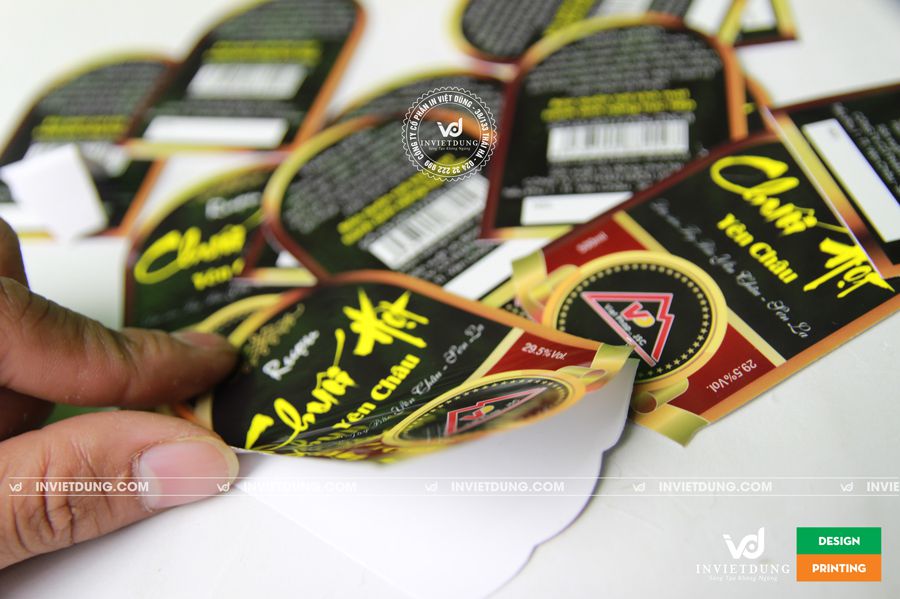 In decal nhựa nhãn chai rượu
