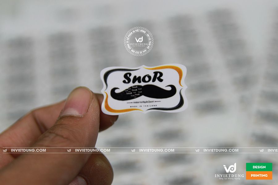 Mẫu decal nhựa dán mỹ phẩm đẹp do In Việt Dũng thiết kế và in ấn