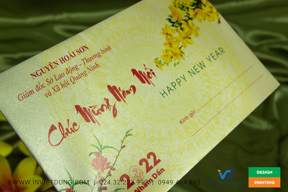 In phong bì chúc tết lãnh đạo Sở Lao động - thương binh xã hội