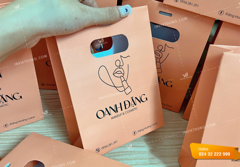 Mẫu túi bằng giấy đựng son mỹ phẩm shop Oanh Đặng
