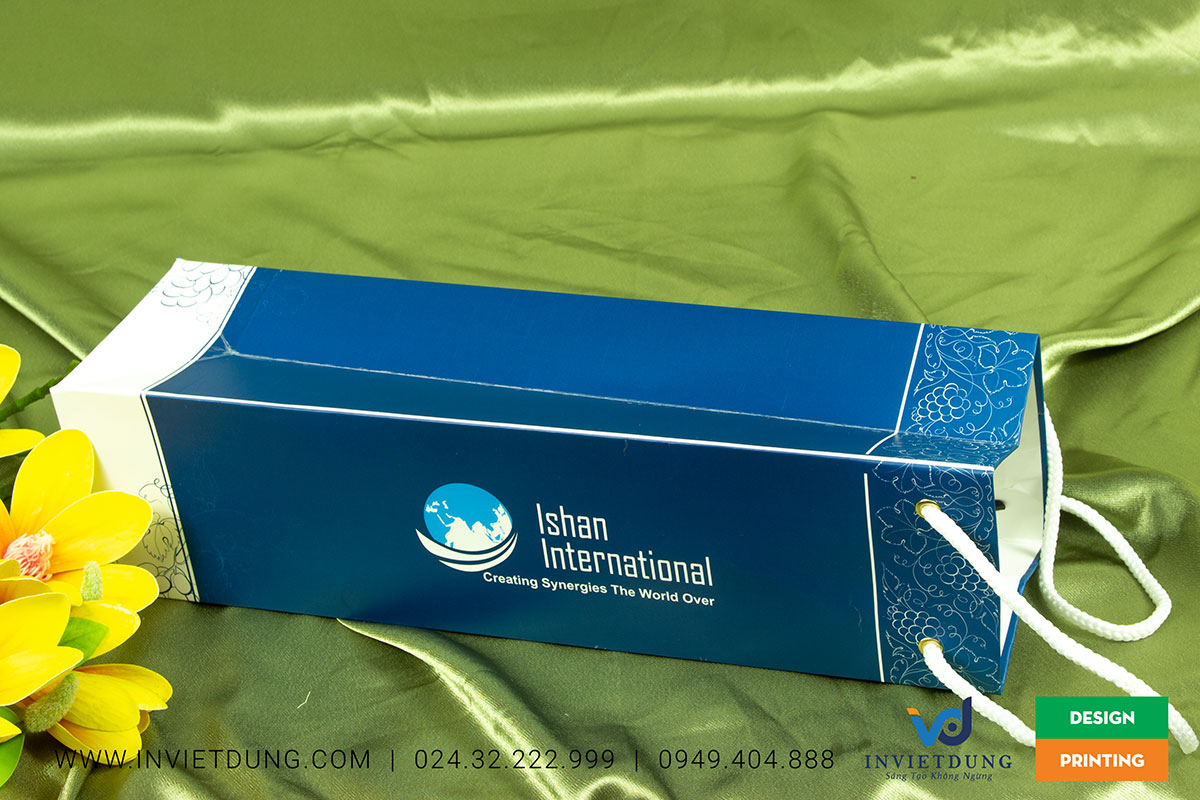 Mẫu túi giấy đựng rượu làm quà tặng