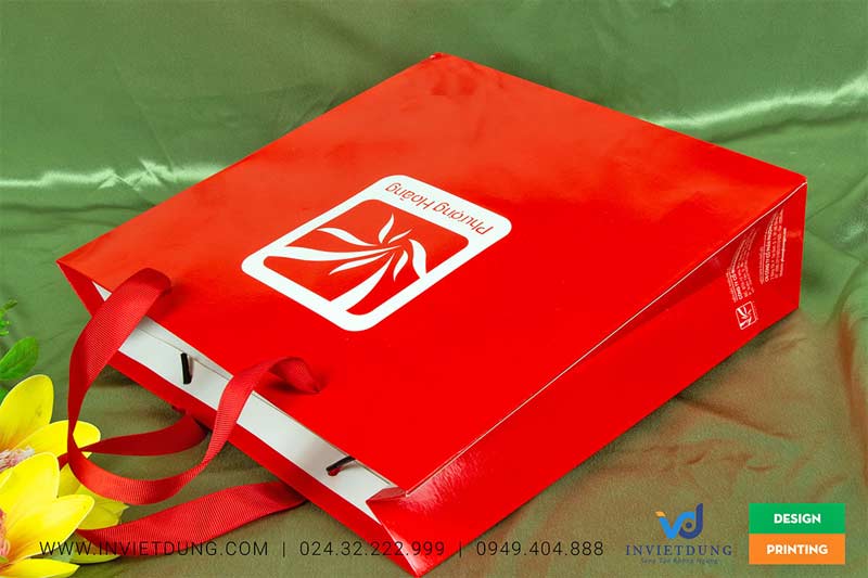 Mẫu túi giấy có in logo công ty Phượng Hoàng