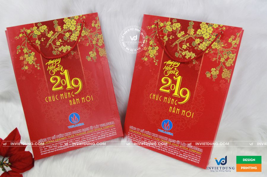 In túi giấy hội nghị cuối năm